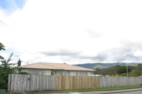 Photo of property in 14 Totara Park Road, Clouston Park, Upper Hutt, 5018