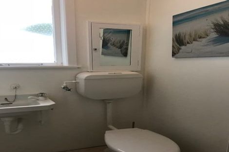 Photo of property in 22 Ferry Street, Seatoun, Wellington, 6022