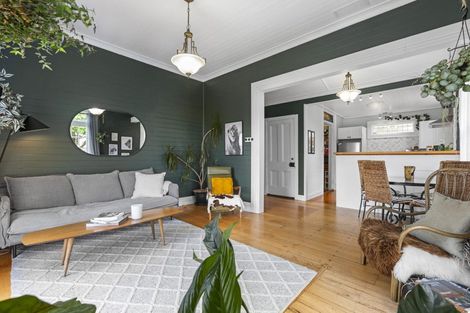 Photo of property in 23 Main Road, Raglan, 3225