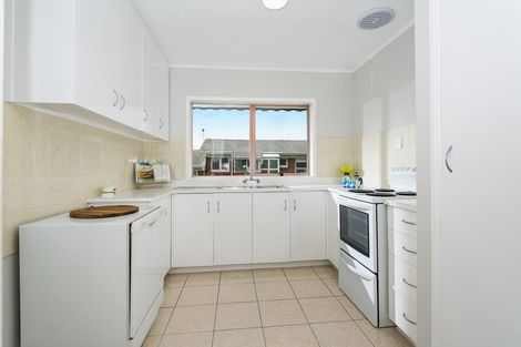 Photo of property in 3/8 Hart Road, Hauraki, Auckland, 0622