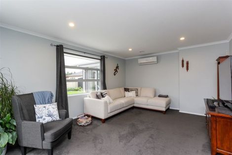 Photo of property in 4 Pebble Beach Court, Waiwhakaiho, New Plymouth, 4312