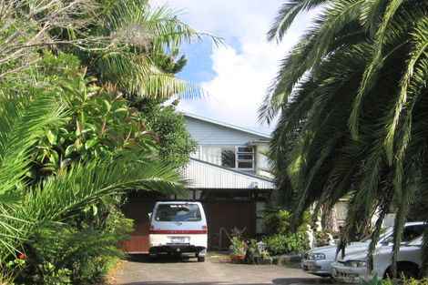 Photo of property in 840 East Coast Road, Oteha, Auckland, 0630