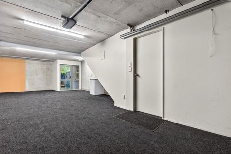 Photo of property in 5/1 Hillcrest Avenue, Hillcrest, Auckland, 0627