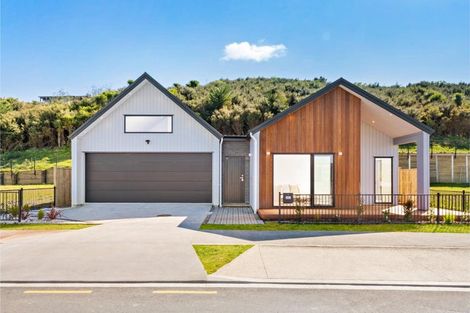 Photo of property in 32 Streamview Way, Long Bay, 0792