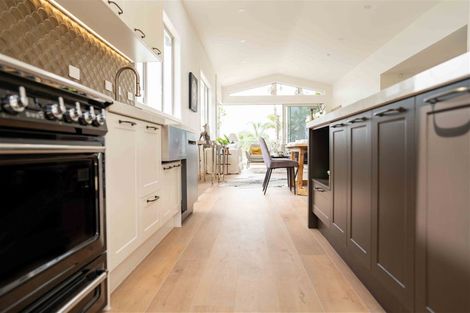 Photo of property in 2 Craigs Way, Hobsonville, Auckland, 0616