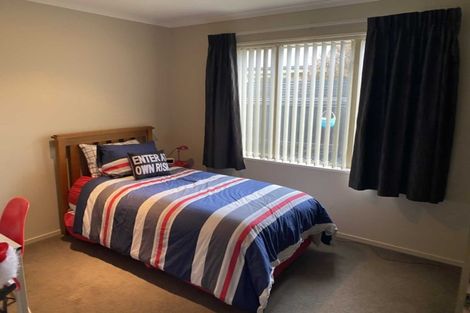 Photo of property in 6 Papaumu Green, Parklands, Christchurch, 8083