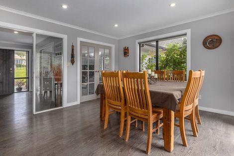 Photo of property in 10 Tararua Close, Aotea, Porirua, 5024