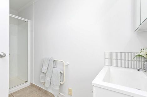 Photo of property in 15 Whitbourne Heights, Manurewa, Auckland, 2105