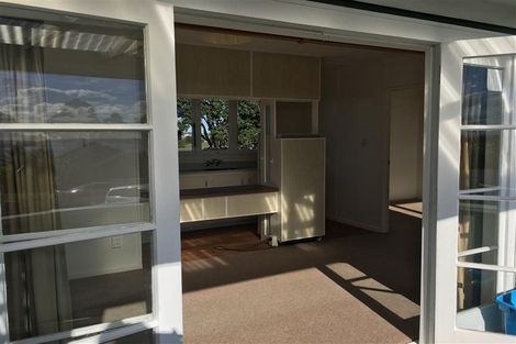 Photo of property in 2/1341 Whangaparaoa Road, Army Bay, Whangaparaoa, 0930