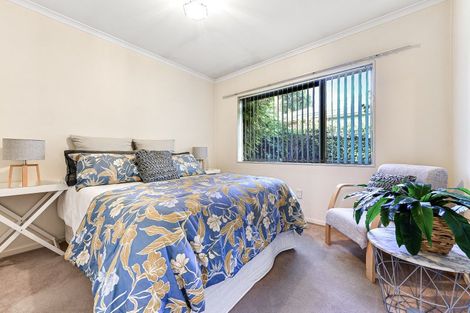 Photo of property in 2/38 Sandwich Road, St Andrews, Hamilton, 3200