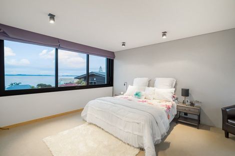Photo of property in 51 Pacific Parade, Army Bay, Whangaparaoa, 0930