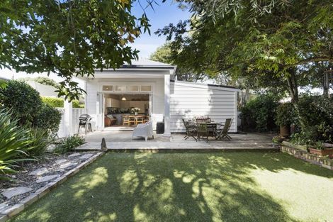 Photo of property in 8 Wallace Road, Mangere Bridge, Auckland, 2022