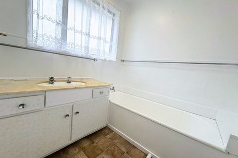 Photo of property in 94 Ferry Parade, Herald Island, Auckland, 0618