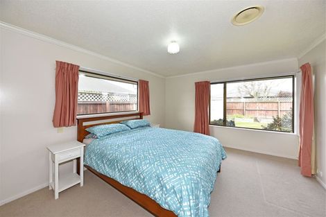 Photo of property in 22 Inglewood Place, Avonhead, Christchurch, 8042