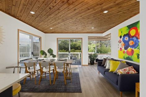 Photo of property in 49 Cron Avenue, Te Atatu South, Auckland, 0610