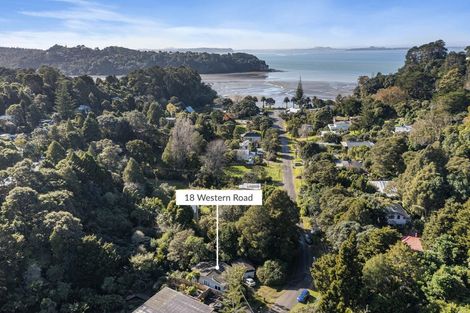 Photo of property in 18 Western Road, Laingholm, Auckland, 0604