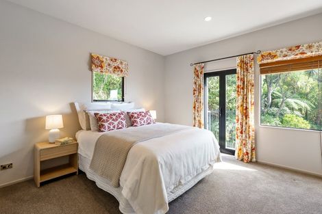 Photo of property in 52 Walter Road, Lowry Bay, Lower Hutt, 5013