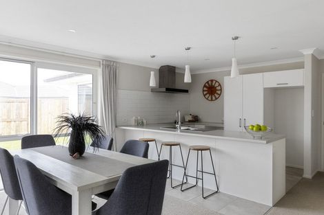 Photo of property in 24 Te Kio Crescent, Papamoa Beach, Papamoa, 3118