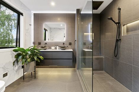 Photo of property in 18 Atkinson Road, Titirangi, Auckland, 0604