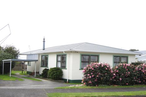 Photo of property in 4 Margaret Place, Merrilands, New Plymouth, 4312