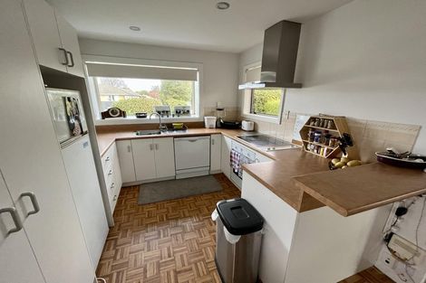 Photo of property in 14 Camellia Place, Hamilton Lake, Hamilton, 3204