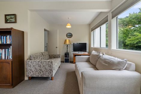 Photo of property in Grosvenor Flats, 19 Cottleville Terrace, Thorndon, Wellington, 6011