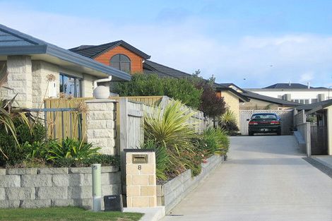 Photo of property in 8 Quadrant Heights, Paraparaumu, 5032
