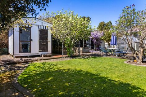 Photo of property in 33 Seddon Street, Waikanae, 5036