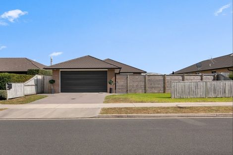 Photo of property in 18 Kamahi Crescent, Papamoa Beach, Papamoa, 3118