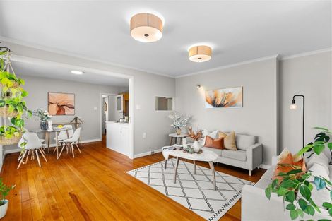 Photo of property in 7a Cunliffe Road, Redwood, Christchurch, 8051