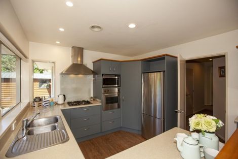 Photo of property in 4 Pukatea Close, Raumati Beach, Paraparaumu, 5032