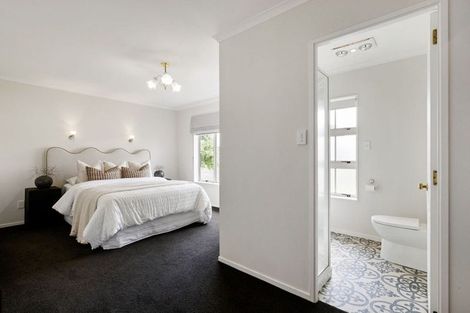 Photo of property in 2 Maahutaupeke Place, St Andrews, Hamilton, 3200