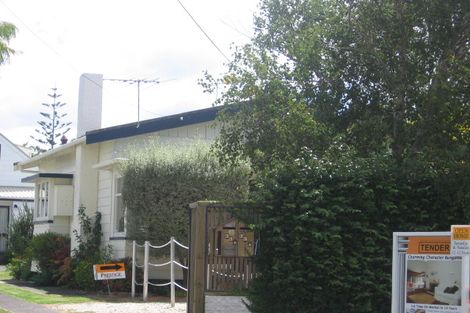 Photo of property in 2/33 Nile Road, Milford, Auckland, 0620