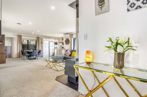 Photo of property in 8 Clover Drive, Henderson, Auckland, 0610