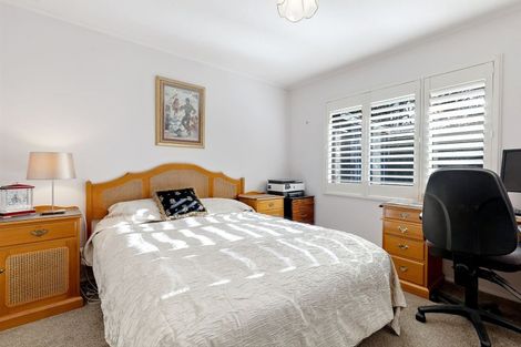 Photo of property in 9 Castle Way, Beckenham, Christchurch, 8023