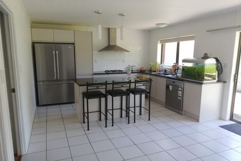 Photo of property in 15 Jillteresa Crescent, Half Moon Bay, Auckland, 2012
