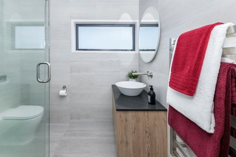 Photo of property in 50 Loloma Drive, Half Moon Bay, Auckland, 2012