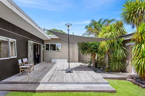 Photo of property in 18 Moana Road, Okitu, Gisborne, 4010