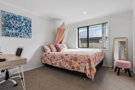 Photo of property in 14 Murray Ward Drive, Te Kauwhata, 3710