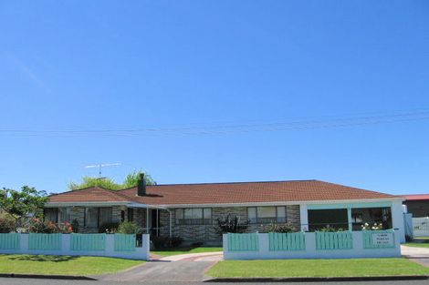 Photo of property in 9 Charles Street, Riverdale, Gisborne, 4010