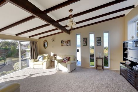 Photo of property in 8 Estuary Crescent, Fairfield, Dunedin, 9018