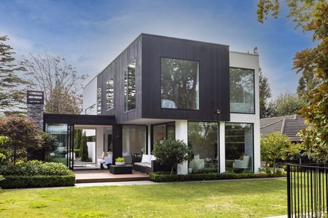 Photo of property in 79 Fendalton Road, Fendalton, Christchurch, 8014