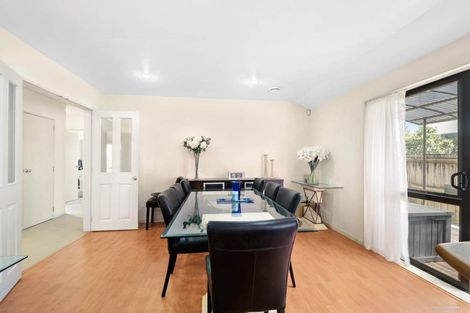 Photo of property in 26a Woodstock Road, Forrest Hill, Auckland, 0620