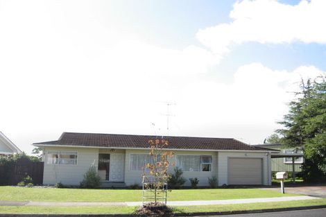 Photo of property in 58 Beechdale Crescent, Pakuranga Heights, Auckland, 2010