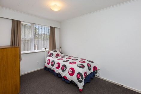 Photo of property in 2/13 Sutherland Avenue, Silverstream, Upper Hutt, 5019