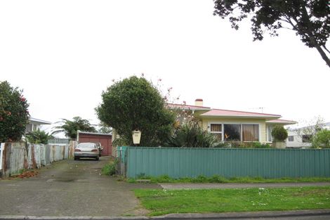 Photo of property in 11 Short Street, Waitara, 4320