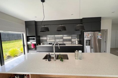 Photo of property in 8 Celestial Crescent, Orewa, 0931