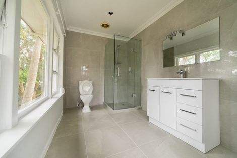 Photo of property in 42a Grande Vue Road, Hillpark, Auckland, 2102