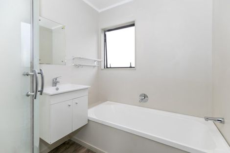 Photo of property in 48d Garland Drive, St Andrews, Hamilton, 3200