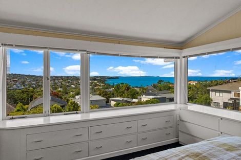 Photo of property in 18 Montgomery Avenue, Rothesay Bay, Auckland, 0630